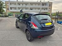 Usata Lancia Ypsilon 69 CV (50 kW) 2015 Blu Utilitaria