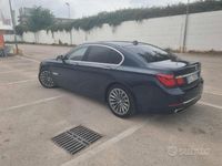 Usata BMW 740 Luxury Line 313 CV (230 kW) 2013 Blu Berlina