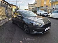 Usata Ford Focus ST-Line 120 CV (88 kW) 2017 Grigio Berlina