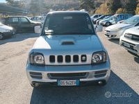 Usata Suzuki Jimny 86 CV (63 kW) 2008 Argento SUV