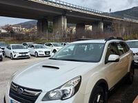 Usado Subaru Outback Trend 150 CV (110 kW) 2014 Blanco Familiar