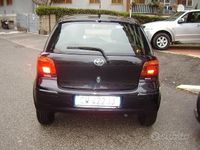 Usata Toyota Yaris 65 CV (47 kW) 2005 Nero Berlina