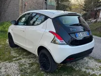 Usata Lancia Ypsilon 85 CV (62 kW) 2012 Bianco Utilitaria