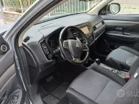 Usata Mitsubishi Outlander 150 CV (110 kW) 2014 Grigio SUV