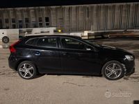 Usata Volvo V40 Inscription 120 CV (88 kW) 2017 Nero Berlina