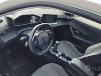 Usata Peugeot 2008 Allure 101 CV (74 kW) 2022 Bianco SUV