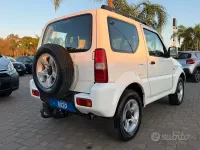 Usata Suzuki Jimny 85 CV (62 kW) 2011 Bianco SUV