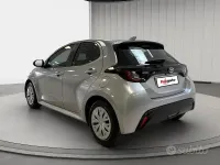Usata Toyota Yaris Active 116 CV (85 kW) 2022 Grigio Utilitaria
