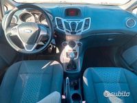Usata Ford Fiesta Titanium 99 CV (72 kW) 2010 Marrone Utilitaria