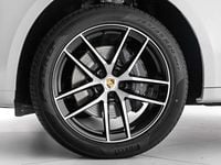 Nuova Porsche Macan 265 CV (194 kW) 2026 Bianco carrara metallizzato SUV