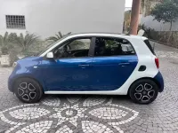 Usata Smart ForFour Prime 71 CV (52 kW) 2017 Blu Utilitaria