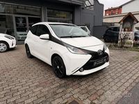 Usata Toyota Aygo X-Black 69 CV (50 kW) 2016 Bianco Utilitaria