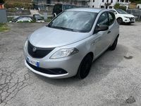 Usata Lancia Ypsilon Silver 69 CV (50 kW) 2020 Argento Utilitaria