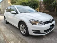 Usata VW Golf VII 110 CV (80 kW) 2015 Bianco Utilitaria