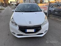 Usata Peugeot 208 68 CV (50 kW) 2015 Bianco Utilitaria