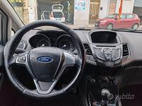 Usata Ford Fiesta Titanium 75 CV (55 kW) 2015 Blu Berlina