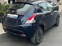Usado Lancia Ypsilon Gold 69 HP (50 kW) 2021 Azul Citadino