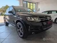 Usata VW Touareg 240 CV (176 kW) 2011 Nero SUV