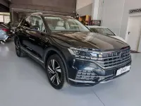 Usata VW Touareg Elegance 231 CV (169 kW) 2023 Grenadill black metallizzato SUV
