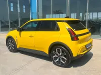Usata Renault 5 E-Tech Urban 77 kW (106 CV) 2025 Giallo Berlina