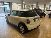 Begagnad Mini ONE 75 HK (55 kW) 2010 Vit Halvkombi