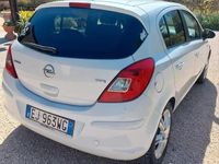 Usata Opel Corsa Cosmo 95 CV (69 kW) 2011 Bianco Utilitaria