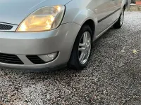 Usata Ford Fiesta 75 CV (55 kW) 2005 Grigio Utilitaria