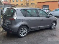 Usata Renault Scénic III XMOD 110 CV (80 kW) 2012 Grigio Monovolume