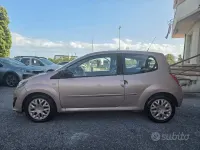 Usado Renault Twingo 75 CV (55 kW) 2011 Púrpura Utilitario