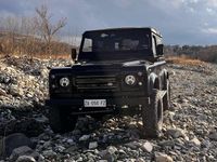 Usata Land Rover Defender 122 CV (89 kW) 1999 Nero Station wagon