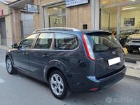 Usata Ford Focus 110 CV (80 kW) 2011 Grigio Station wagon