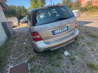 Usata Mercedes ML320 224 CV (164 kW) 2005 Grigio SUV