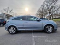 Usata Opel Astra GTC 95 CV (69 kW) 2007 Grigio Monovolume