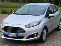 Usata Ford Fiesta 95 CV (69 kW) 2015 Grigio Berlina