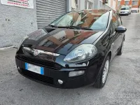 Usata Fiat Grande Punto 69 CV (50 kW) 2011 Nero Utilitaria
