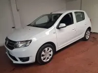 Usata Dacia Sandero Lauréate 75 CV (55 kW) 2016 Bianco Berlina