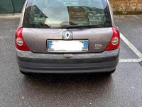 Usata Renault Clio II 68 CV (50 kW) 2006 Grigio Utilitaria