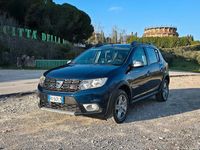 Usata Dacia Sandero Lauréate 90 CV (66 kW) 2017 Blu Berlina