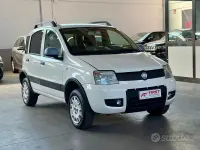 Usata Fiat Panda 4x4 69 CV (50 kW) 2011 Bianco Utilitaria