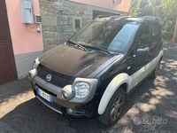 Usata Fiat Panda 4x4 Cross 70 CV (51 kW) 2006 Nero Utilitaria