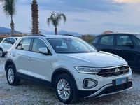Usata VW T-Roc Style 150 CV (110 kW) 2023 Beige SUV