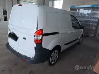 Usata Ford Courier 75 CV (55 kW) 2018 Bianco Monovolume
