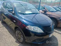 Usata Lancia Ypsilon Gold 69 CV (50 kW) 2018 Bluazzurro Utilitaria