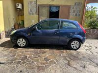 Usata Ford Fiesta Ghia 70 CV (51 kW) 2004 Blu Berlina