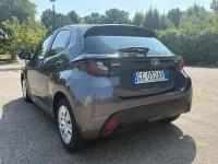 Usata Toyota Yaris Hybrid Business Edition 92 CV (67 kW) 2021 Dark grey metallic Berlina