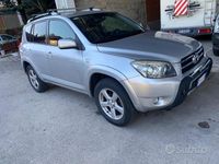 Usata Toyota RAV4 Luxury 136 CV (100 kW) 2006 Grigio SUV