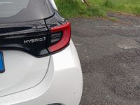 Usata Toyota Yaris 105 CV (77 kW) 2021 Bianco Utilitaria