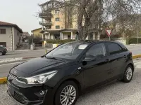 Usata Kia Rio Comfort 84 CV (61 kW) 2021 Nero Berlina