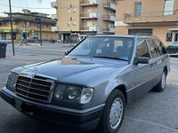 Usata Mercedes E200 122 CV (89 kW) 1989 Station wagon