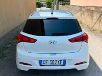 Usata Hyundai i20 75 CV (55 kW) 2015 Bianco Berlina
